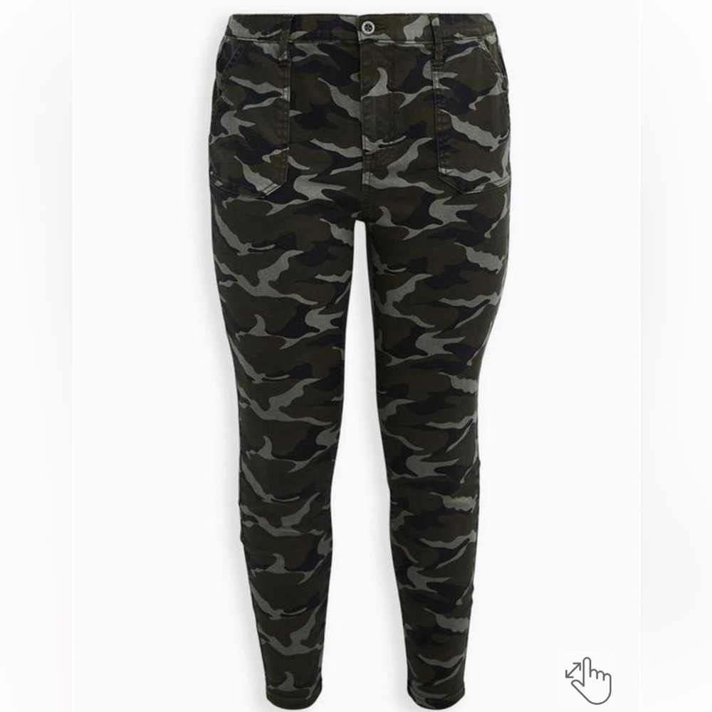 Torrid Sky High Skinny Stretch Twill High-Rise Pant Camouflage size 18